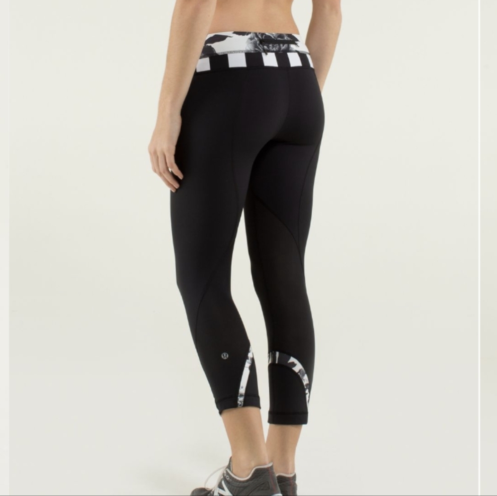 Lululemon Run: Inspire Crop II Black / Brisk Bloom Black White / Straightup Str